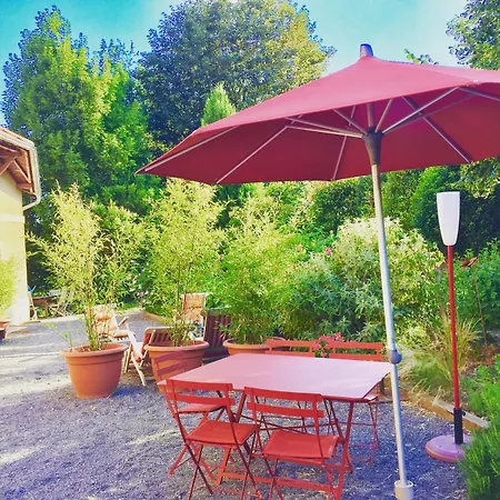 Oda ve Kahvaltı La Source Doree Chevinay