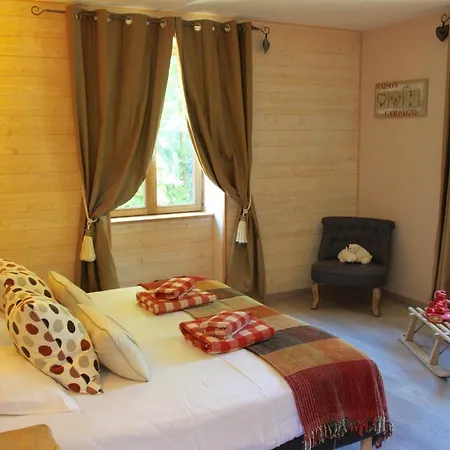 Bed & Breakfast La Source Doree 3*